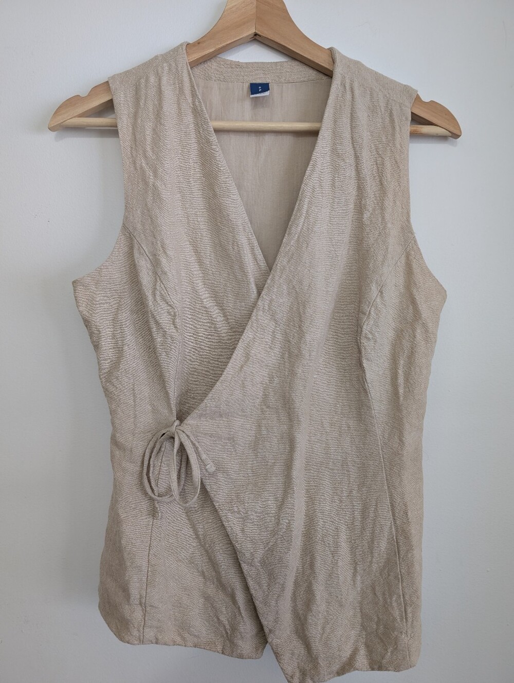 Old Navy Linen Small Sleeveless Top Wrap V-neck Shirt Tan Cream Boho Relaxed Fit